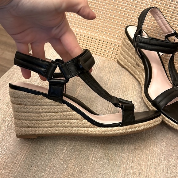 Taryn Rose Shoes - 🆕🌹Taryn Rose Leather Espadrille Wedges